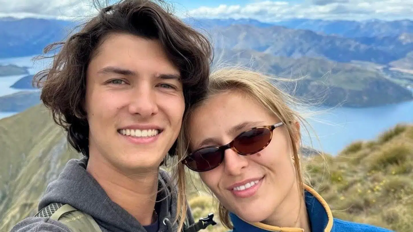 Grev Nikolai deler gerne ud af sit liv på Instagram. her ses han med sin kæreste.