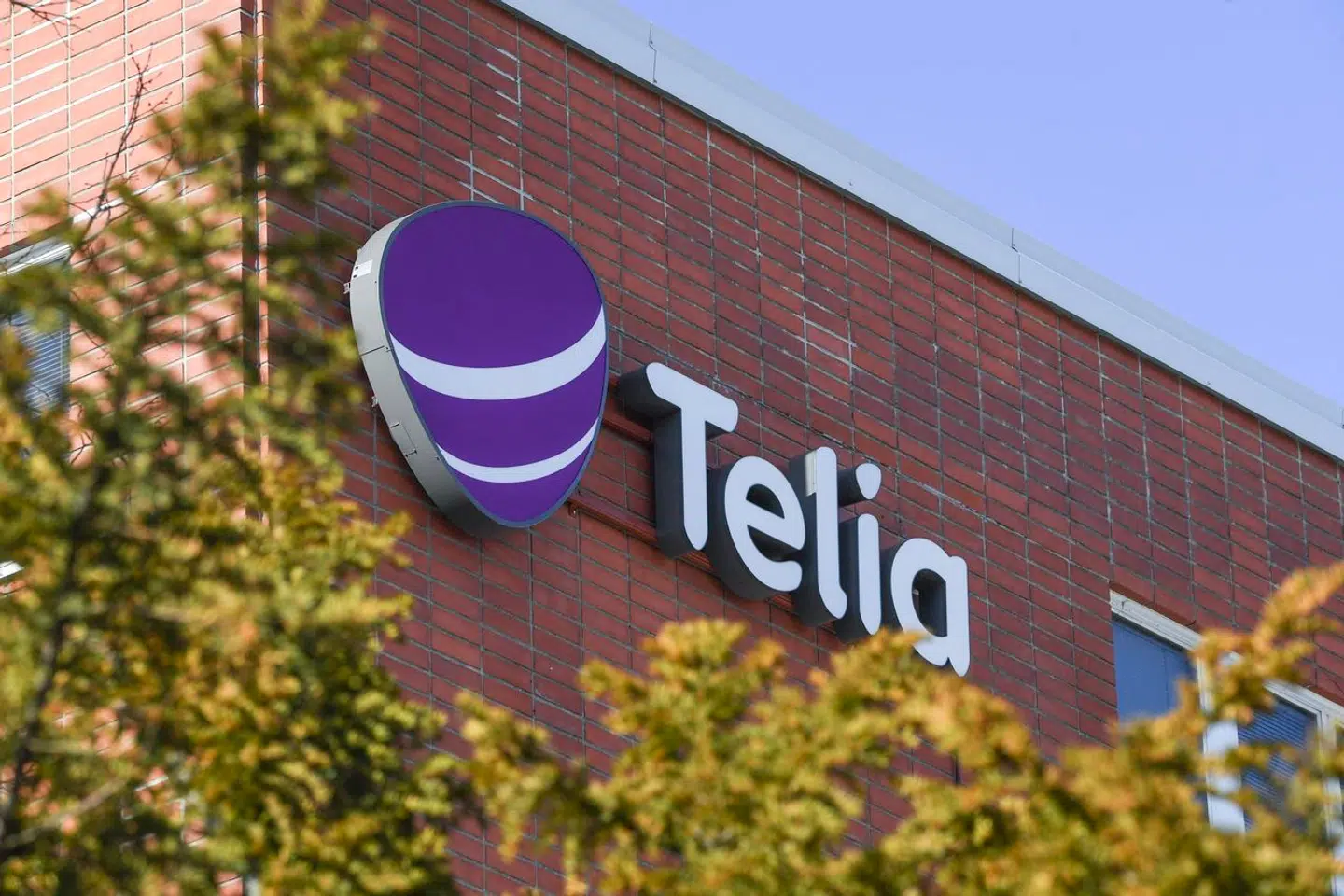Telia har netop frasolgt sin danske afdeling, som derfor ikke berøres af den store fyringsrunde.