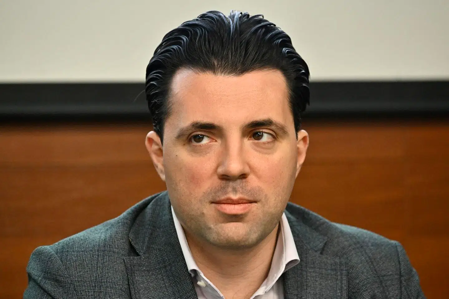 Volodymyr Kudrytskyj, direktøren for Ukraines statslige elselskab, Ukrenergo, er blevet fjernet fra posten, fordi han ikke formåede at beskytte ukrainske energianlæg midt i tiltagende russiske luftangreb, siger virksomheden.