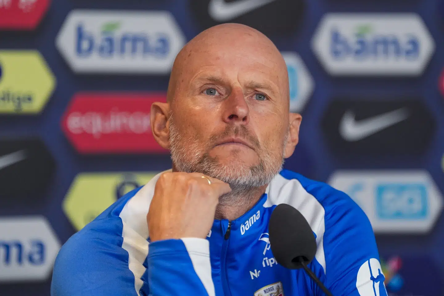 Ståle Solbakken underholdt de norske journalister med fortællingen om antidopingbesøget. (Arkivfoto).