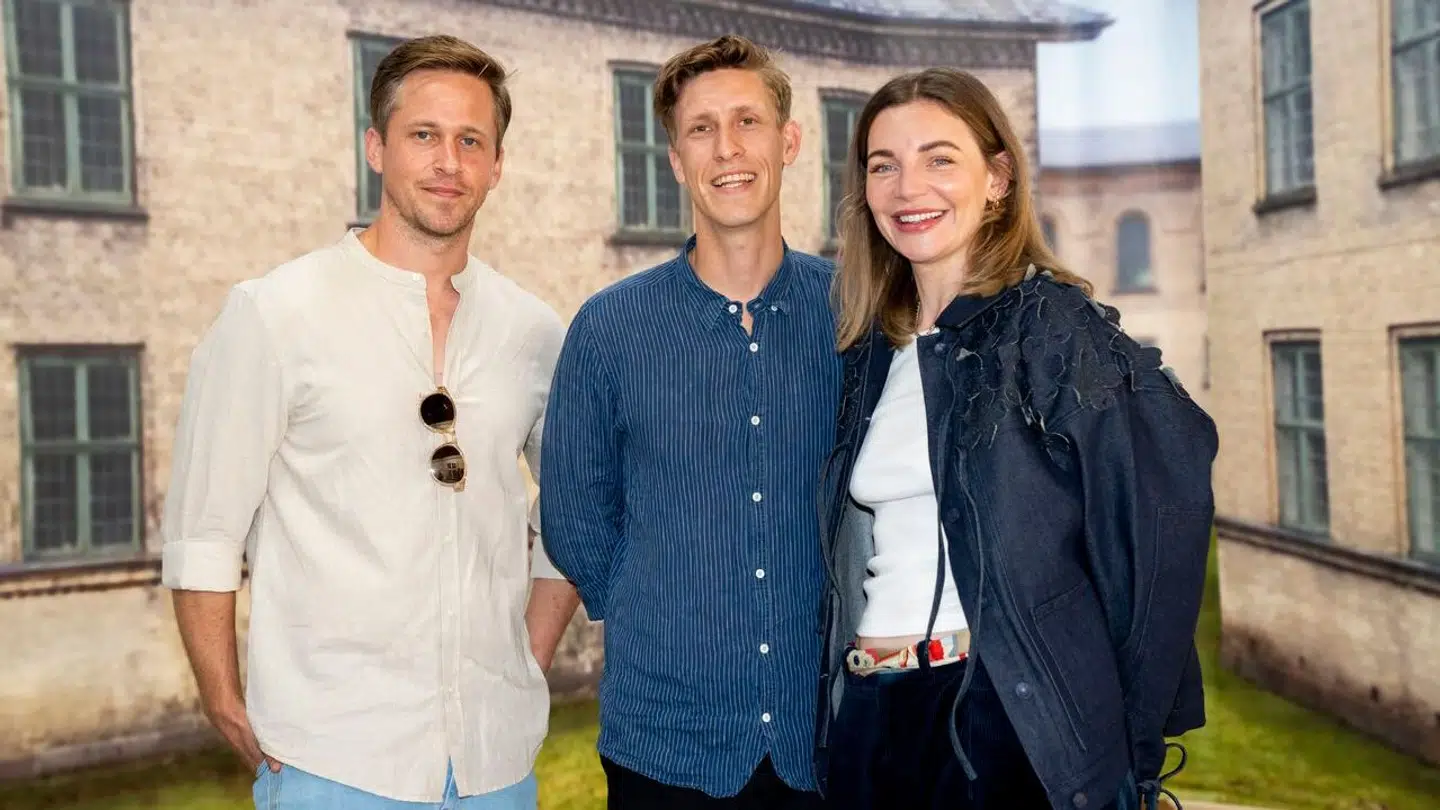 Jakob Åkerlind, Mikkel Hilgart og Molly Egelind under et TV 2-pressemøde på sjette sæson af 'Sygeplejeskolen' i Risby Studierne i Albertslund tirsdag den 3. september 2024.