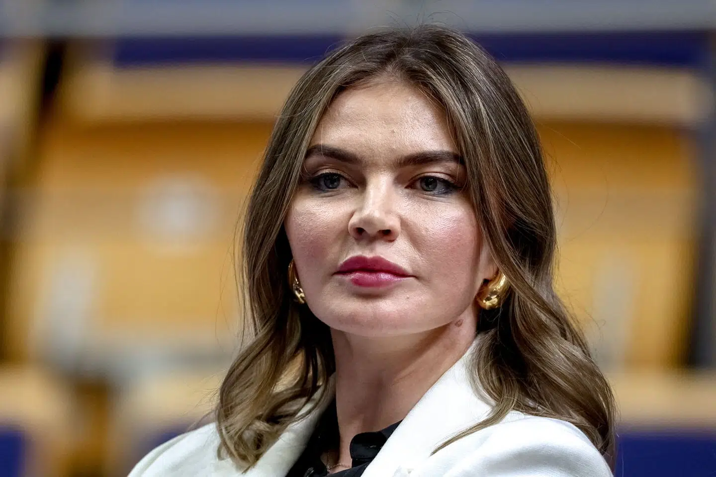 Den tidligere elitegymnast Alina Kabajeva ses her i 2024 som tilskuer til en gymnastikkonkurrence i Moskva.