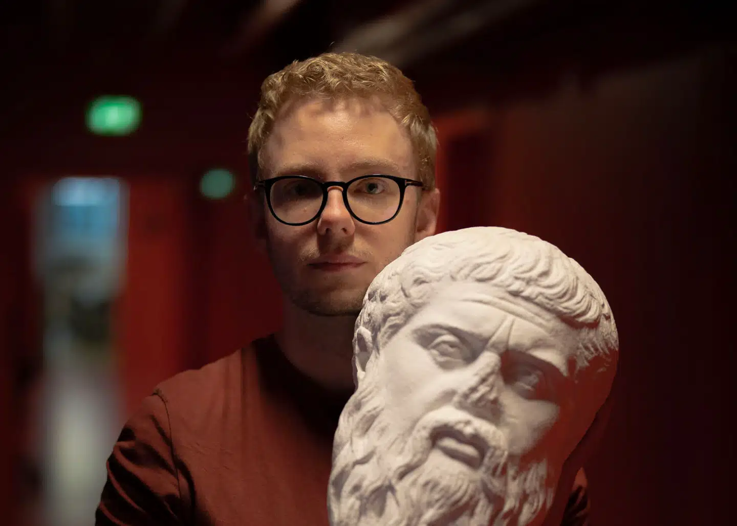 Formand for Klassikerforeningen, Anders Klarskov Jensen, frygter for den klassisksproglige linjes fremtid i gymnasiet efter en nyt forslag fra den socialdemokratiske undervisningsminister, Mattias Tesfaye.