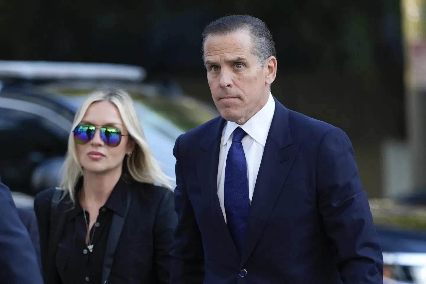 Hunter Biden ankommer sammen med sin hustru, Melissa Cohen Biden, til retten i Los Angeles torsdag, hvor udvælgelsen af et nævningeting begynder i retssagen mod præsidentsønnen om skatteunddragelse.