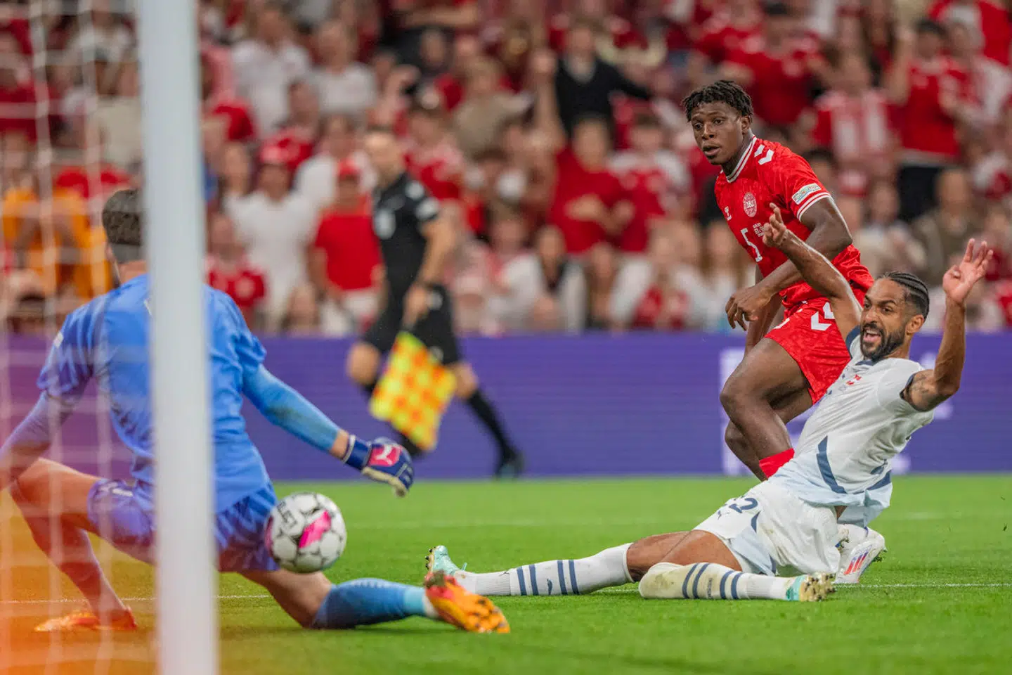 Han havde aldrig spillet i Parken eller for det danske landshold. Men Patrick Dorgu skulle ikke engang bruge et minut på banen, før han skrev sig ind i historiebøgerne.