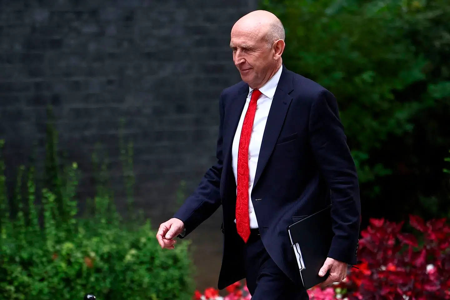 Storbritanniens forsvarsminister John Healey fortæller i dag om udmøntningen af midler til Ukraine. De ukrainske styrker kan se frem til at modtage første del af en ny luftforsvarspakke med 650 missiler.