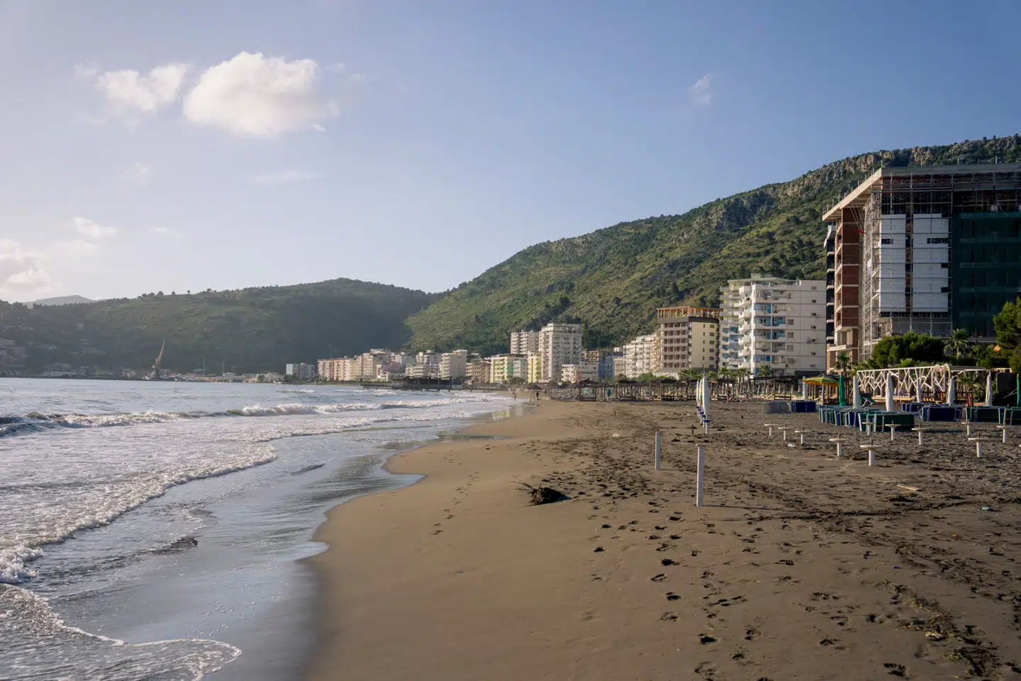 Migranter, der krydser Middelhavet, vil inden længe blive fragtet til Albaniens nordlige kyststrækning for at afvente asylprocessen i to italienske centre.