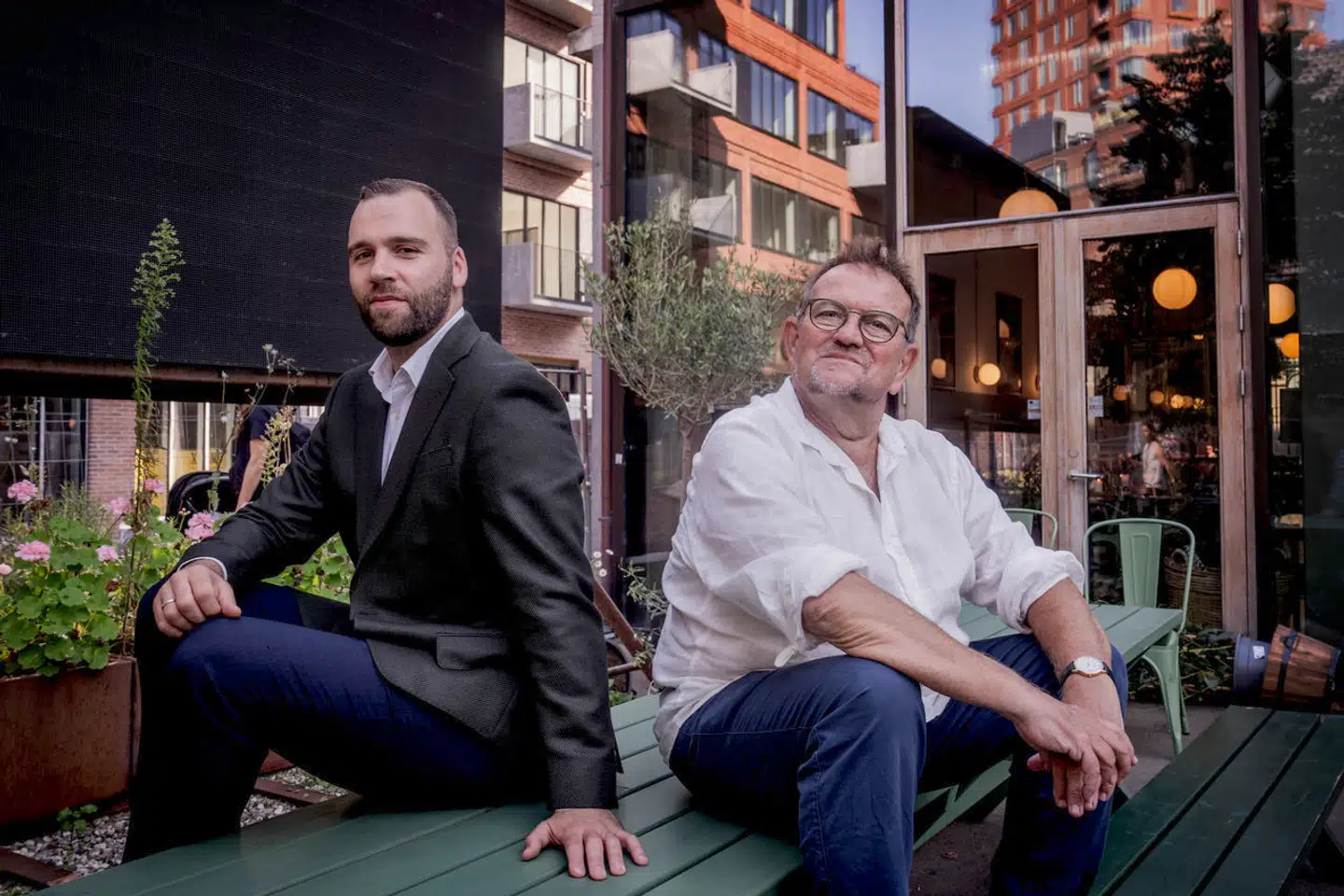 Bjørn Brandenborg og Lars Olsen udgiver en ny bog, »Det de kalder udkant kalder vi hjem«, om forskellene mellem by og land.