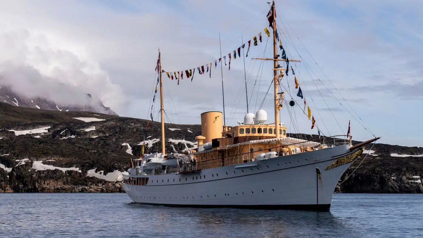 Arkivfoto. Kongeskibet Dannebrog endte fredag med at spille en noget uventet rolle i redningsaktionen af en nødstedt mand.
