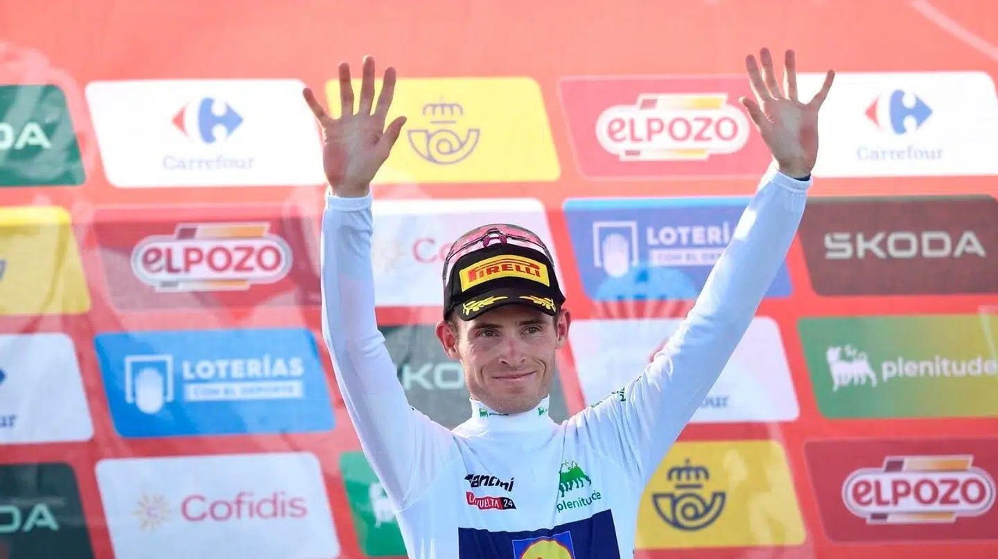 Mattias Skjelmose ligger lunt i svinget til at vinde den hvide trøje i Vueltaen som belønnet løbets bedste unge rytter. Inden søndagens afsluttende enkeltstart ligger han på en samlet sjetteplads – og femtepladsen er ikke uden for rækkevidde.