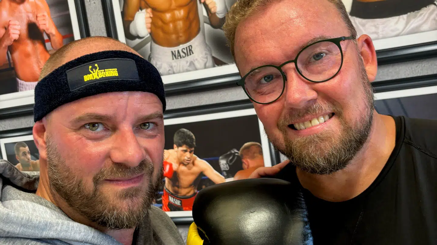 Den tidligere racerkører Casper Elgaard har hjulpet Jacob Hammerholt i gang med boksetræningen.