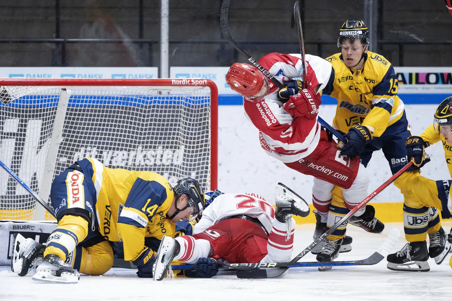 Der var kamp på isen, da Herning mandag besøgte Rødovre.