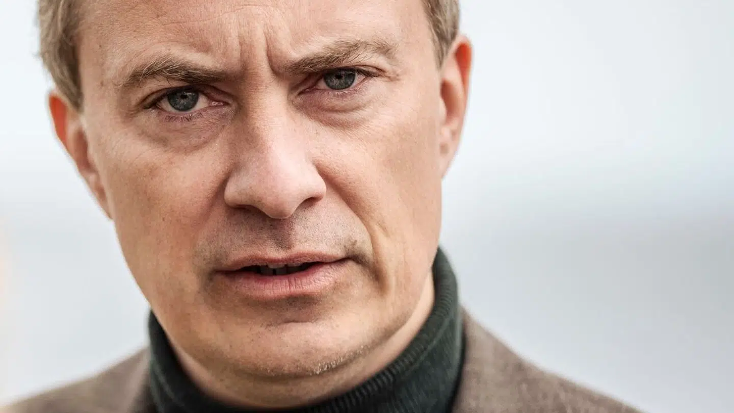 »Ingen skal true mine folketingsmedlemmer,« lyder det fra Morten Messerschmidt, efter Dansk Folkepartis Mikkel Bjørn i en livedebat er blevet truet med et sagsanlæg (Foto: Thomas Traasdahl/Scanpix 2024)