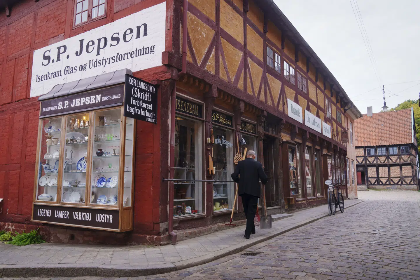 Arven gør det muligt at opføre to nye bygninger i museets 1927-kvarter, der i forvejen huser isenkræmmer, telefoncentral og sæbehus. (Arkivfoto).