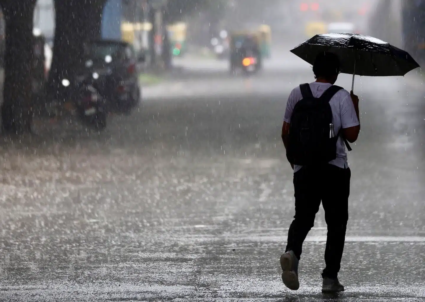 Der falder mere regn i storbyer end i mindre befolkede nærområder. Her er det monsunregn i Bangalore, Indien. Foto: Jagadeesh Nv, Scanpix