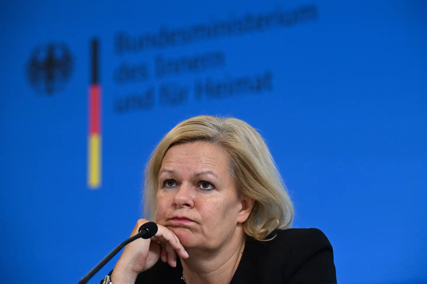 Asylansøgere skal tilbageholdes, mens det vurderes, om Tyskland reelt har ansvaret for deres sag, lyder det tirsdag fra indenrigsminister Nancy Faeser.