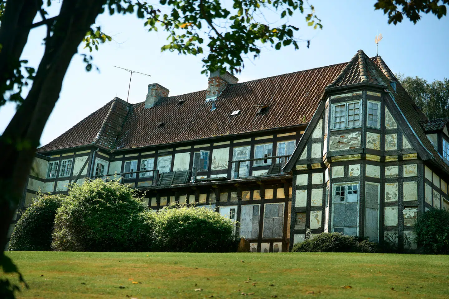 Carl Brummer tegnede villaen Smidstrupøre i 1917. Den har stået tom siden 1987.