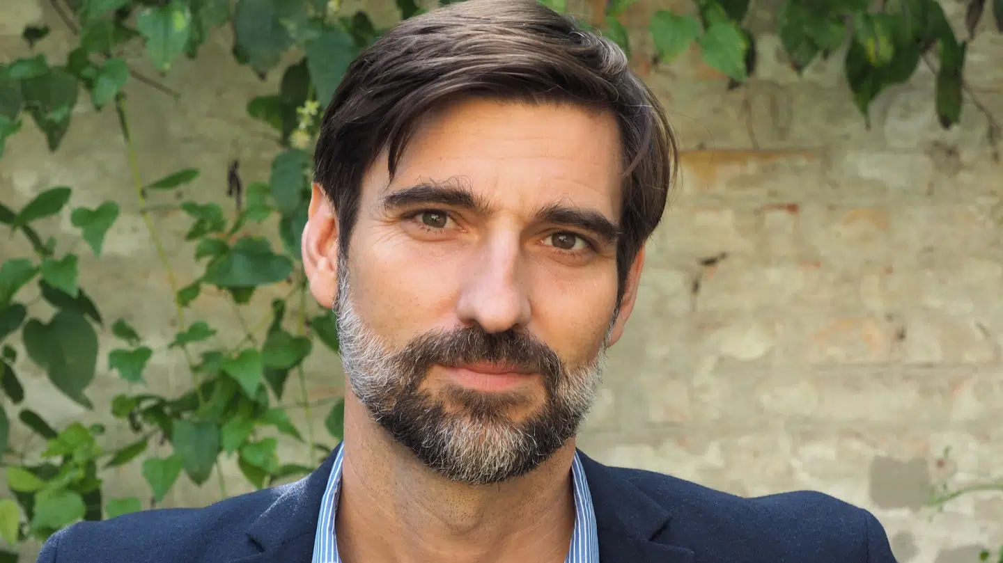 Mellemfolkeligt Samvirkes generalsekretær, Tim Whyte, fastholder sin støtte af den kontroversielle journalist, Bisan Owda.