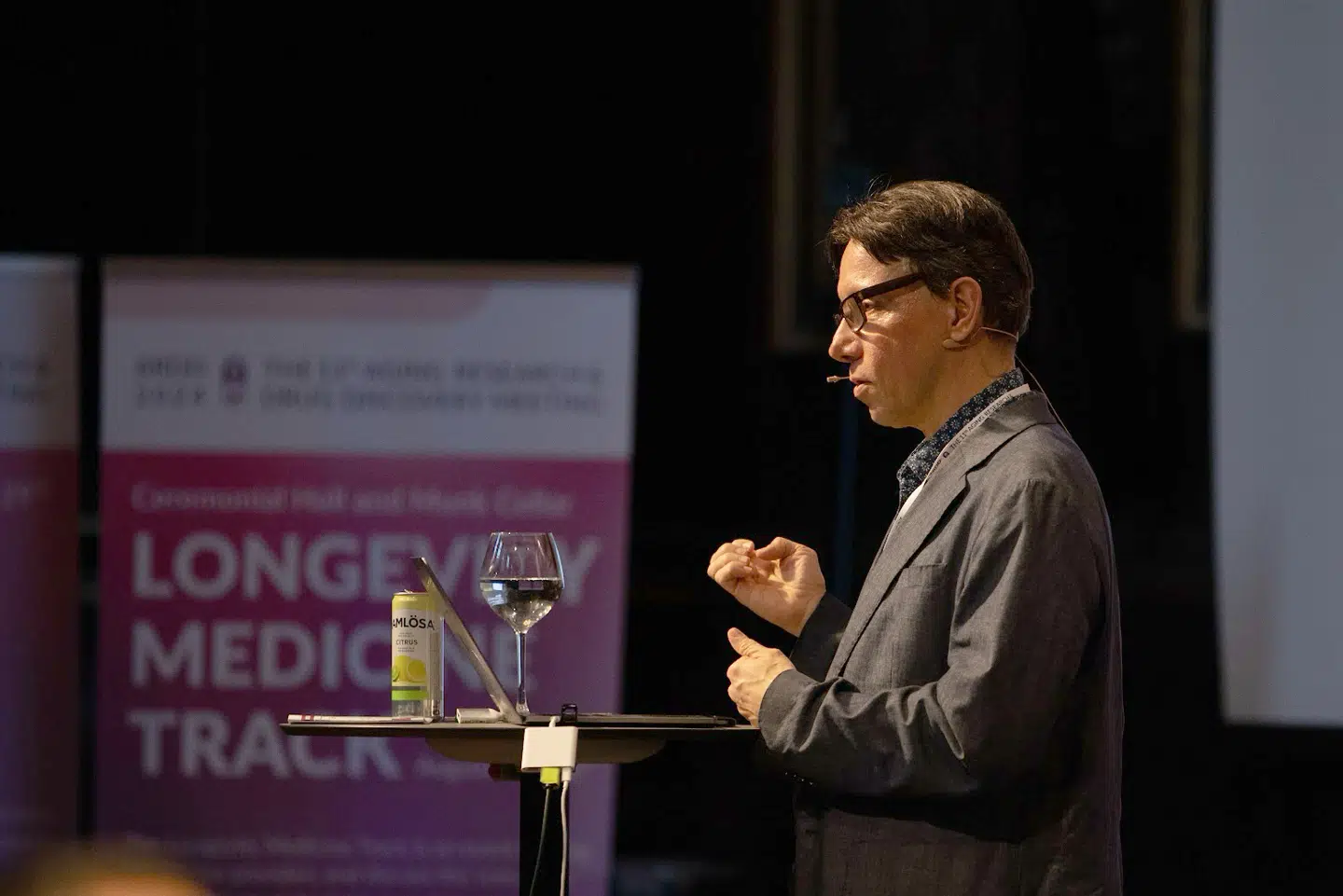 Steve Horvath fortalte om sin metode til at måle biologisk alder på en konference på Københavns Universitet tidligere på sommeren. Berlingske har spurgt professoren, hvad hans bedste råd er til at få et langt liv uden sygdom.