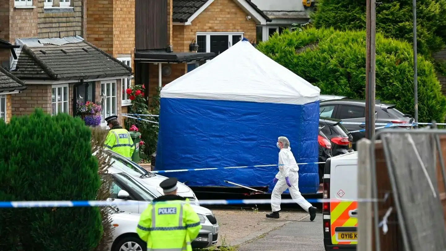 9. juli blev tre kvinder myrdet i familiens hjem med amrbøst.