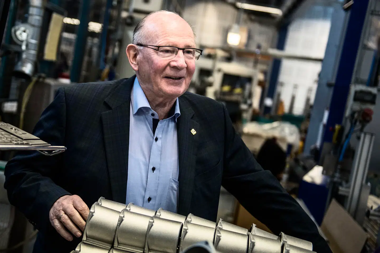 Niels Due Jensen på besøg på en af Grundfos' fabrikker i Bjerringbro i 2015. Hans far grundlagde virksomheden i 1945. Niels Due Jensen overtog ledelsen af virksomheden i 1977, da hans far døde pludseligt, og var topchef i virksomheden frem til 2003.