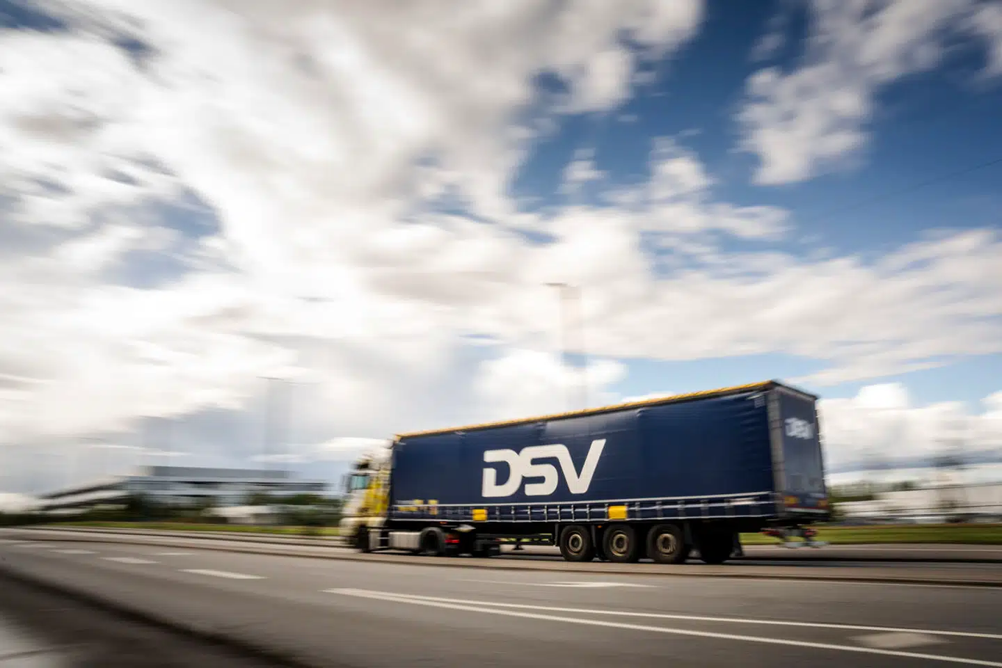 Med opkøbet af tyske DB Schenker bliver den danske transport- og logistikgigant DSV endnu større.