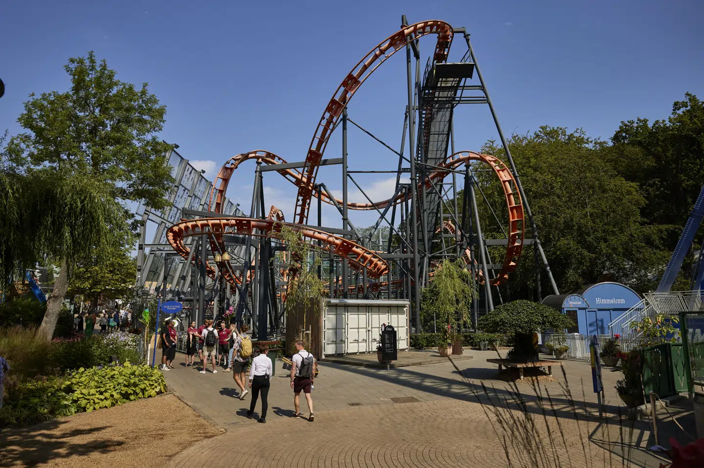 De bageste to sæder af en vogn i forlystelsen Cobra knækkede i juli 2022 af, hvilket kostede en 14-årig pige livet, og en dreng kom til skade. Der kommer ikke til at blive ført nogen straffesag mod Tivoli Friheden som følge af ulykken. (Arkivfoto).