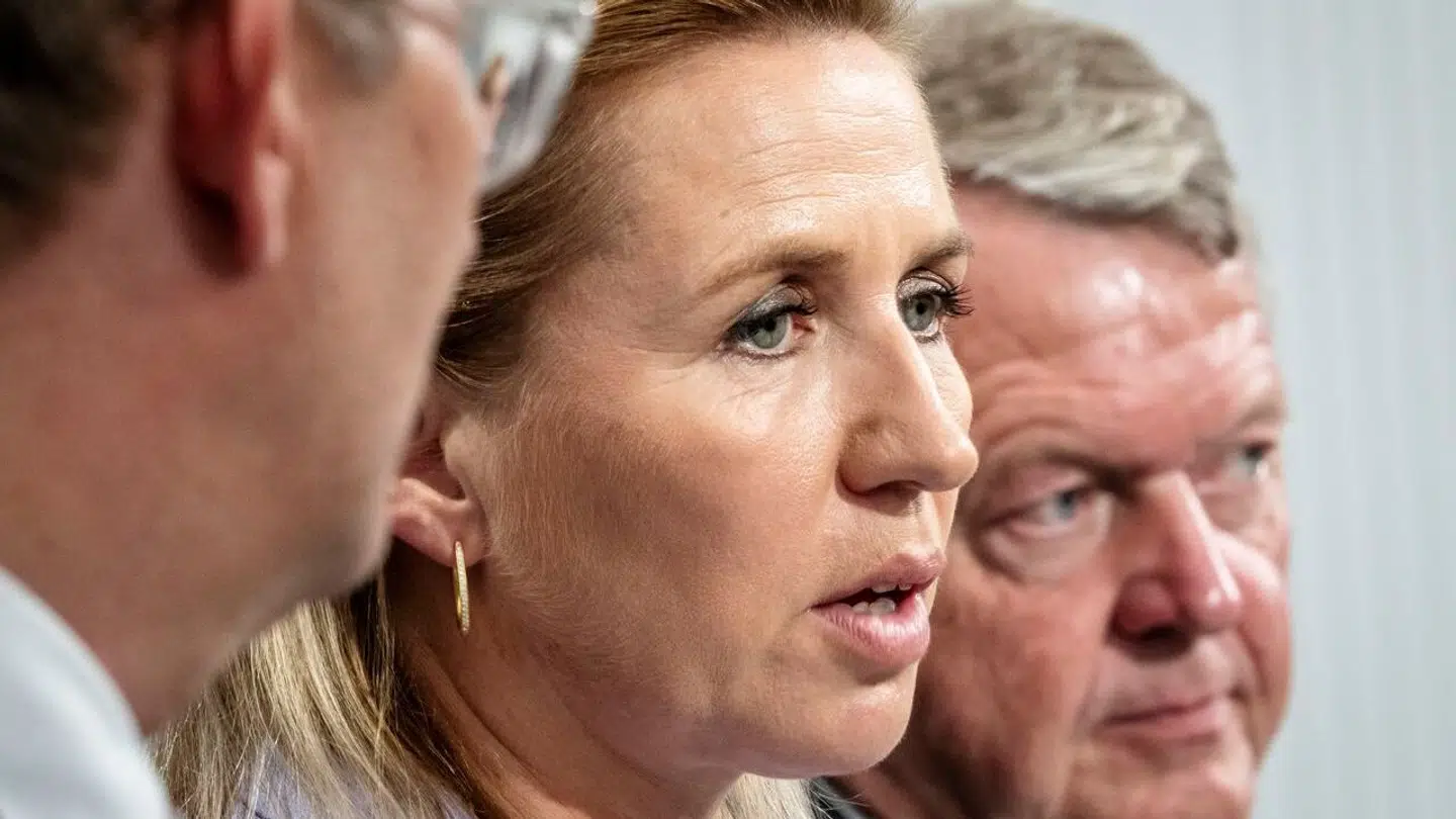 Statsminister Mette Frederiksen (S), vicestatsminister og forsvarsminister Troels Lund Poulsen (V) og udenrigsminister Lars Løkke Rasmussen (M) jhar store problemer med at få danskere til at synes godt om deres regering.