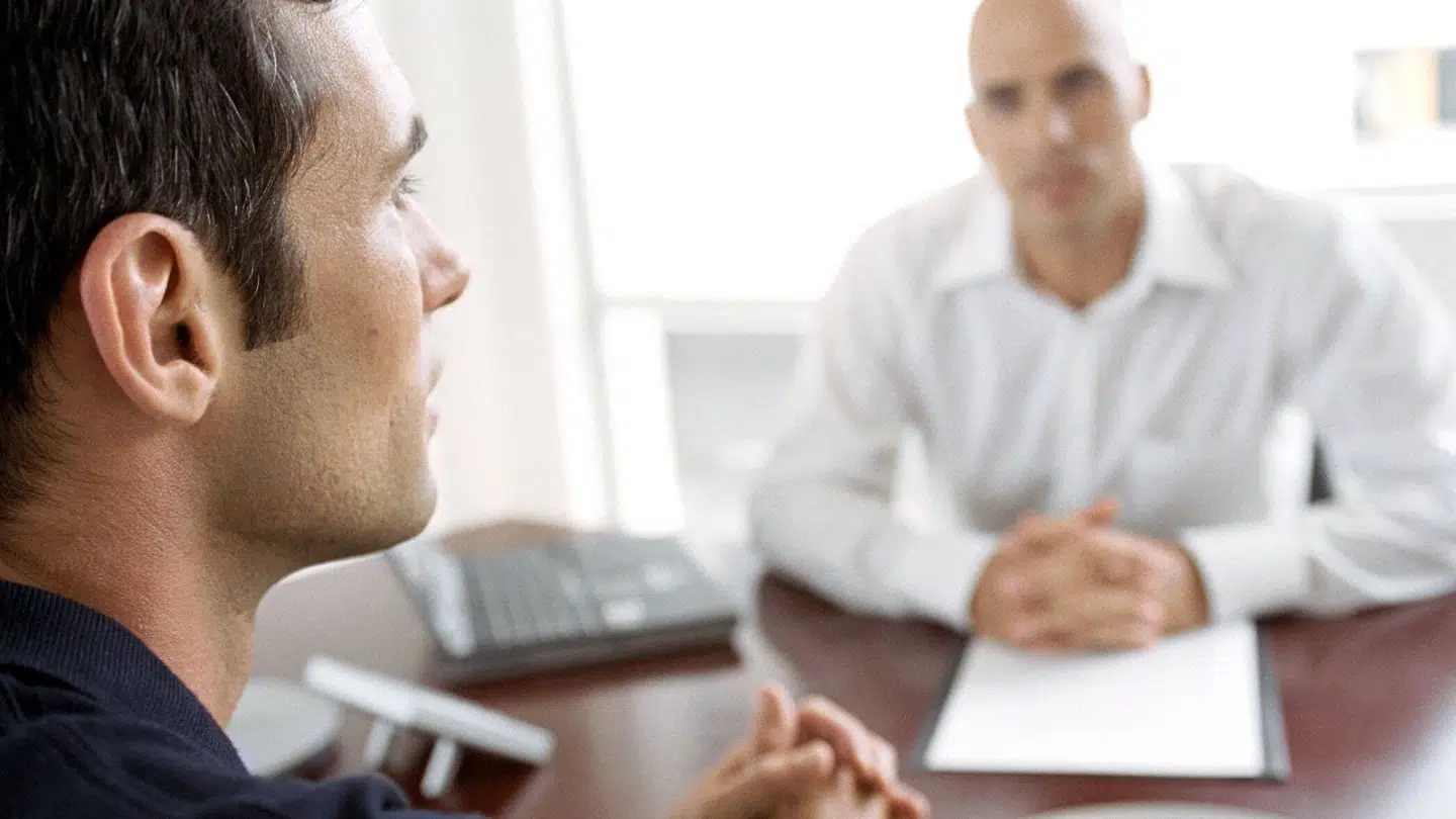 I denne artikel bliver du klogere på, hvilke metoder, du skal benytte dig af, når du forhandler. (Modelfoto) Colorbox.dk/Free