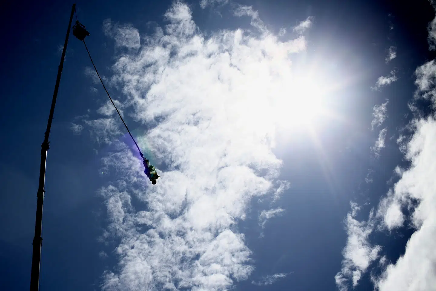 Arkivfoto af en bungee jumper til Grøn Koncert