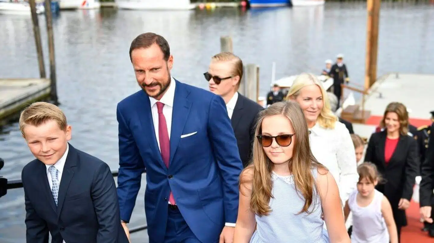 Det norske kongehus skal ikke minde om noget fra et realityshow, advarer eksperter.