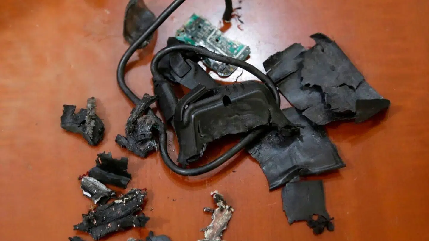 Her ses resterne af en eksploderet personsøger i Libanon den 18. september.