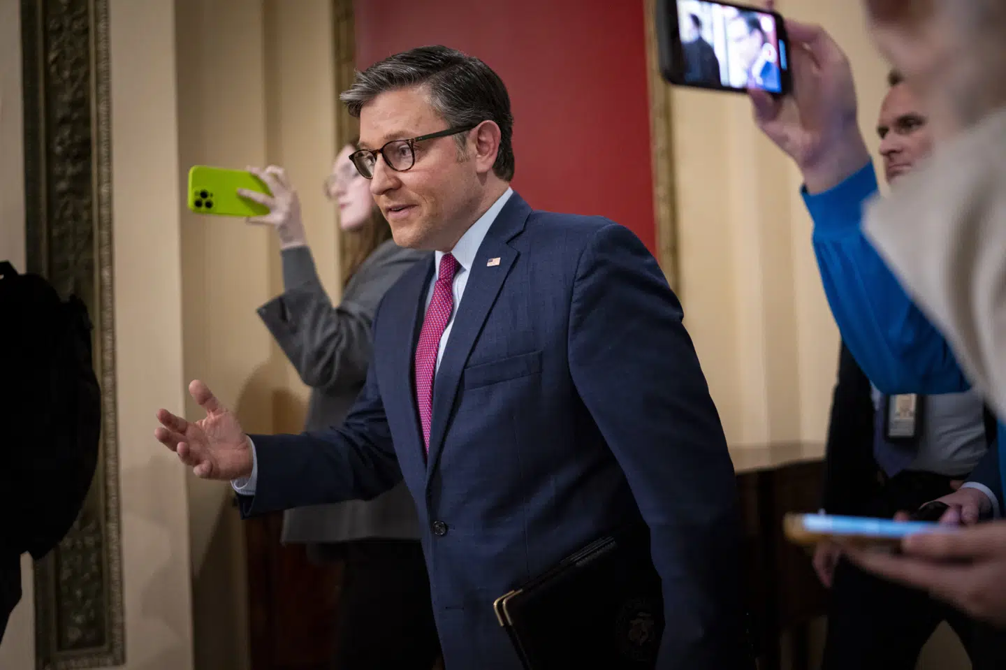 - Nu går vi tilbage til tegnebrættet, lægger en ny plan og kommer med en anden løsning, siger Mike Johnson.