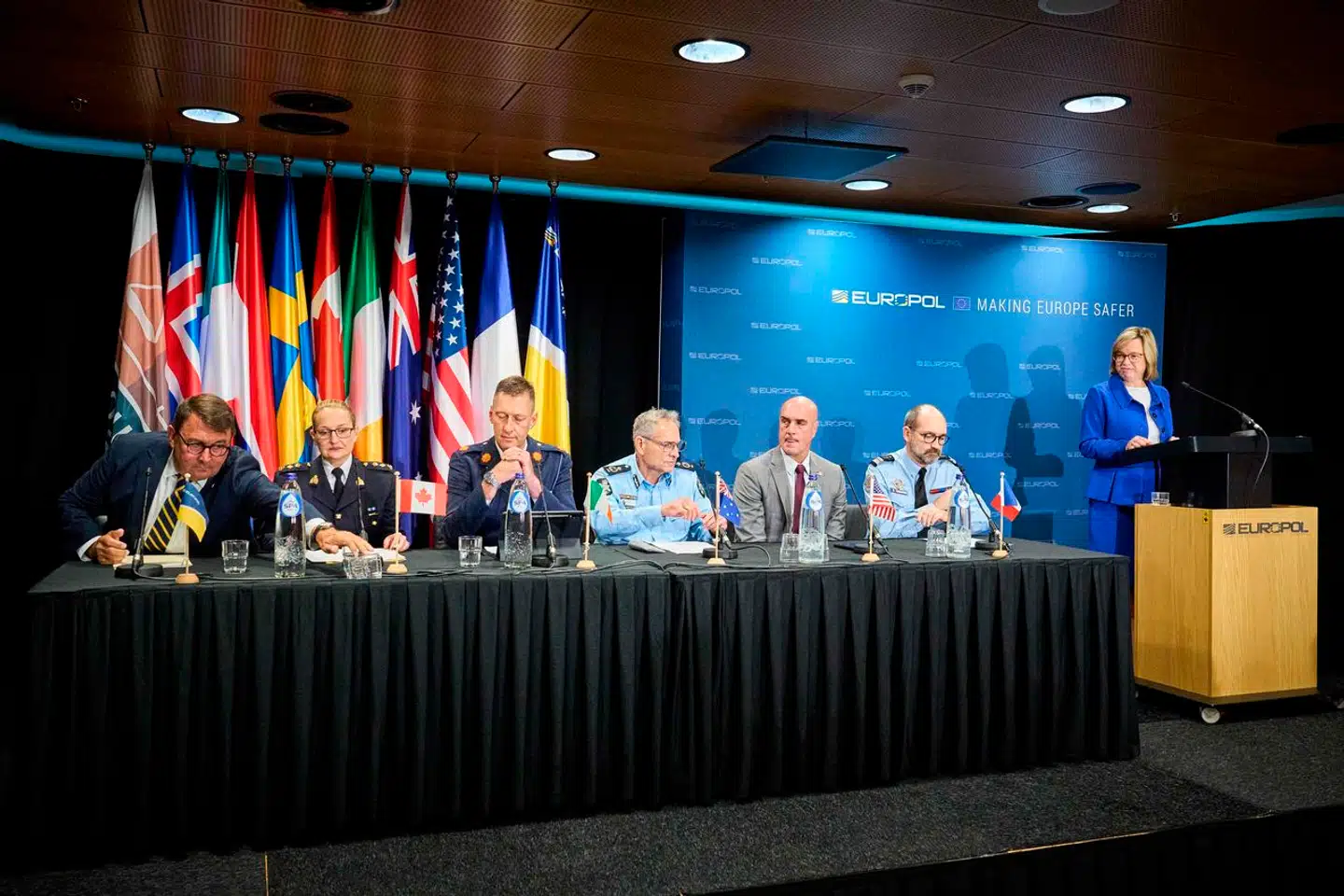 Det europæiske politisamarbejde Europols topchef, Catherine de Bolle, fortæller på en pressekonference i Den Haag i Holland om, hvordan politiet har knækket krypteringen af kommunikationstjenesten Ghost.