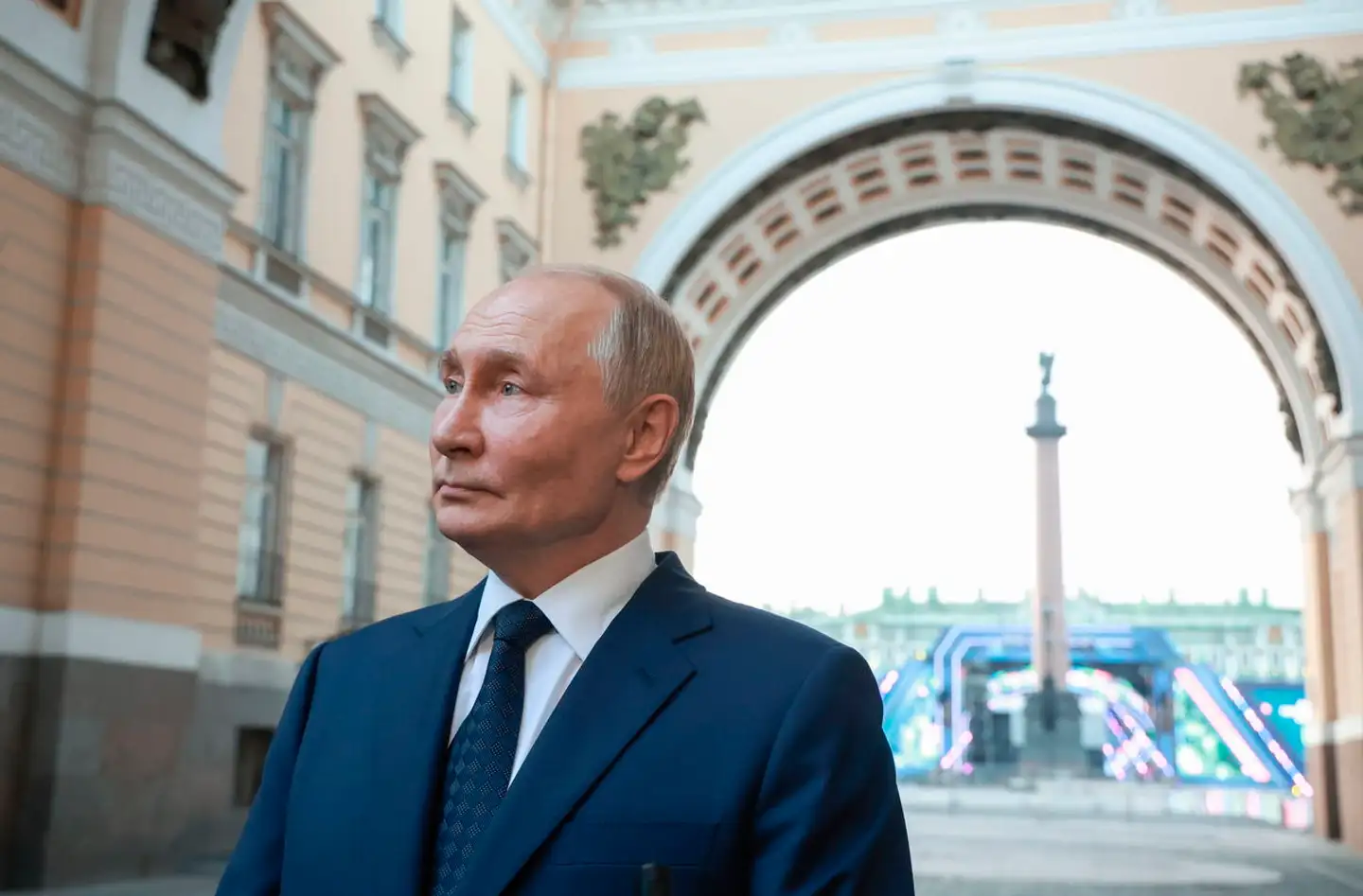 Ruslands præsident, Vladimir Putin, har netop givet ordre til at øge antallet af soldater i de væbnede styrker med 180.000 til 1,5 millioner fra og med december. Men det betyder ikke en ny mobilisering, understreger Kreml.