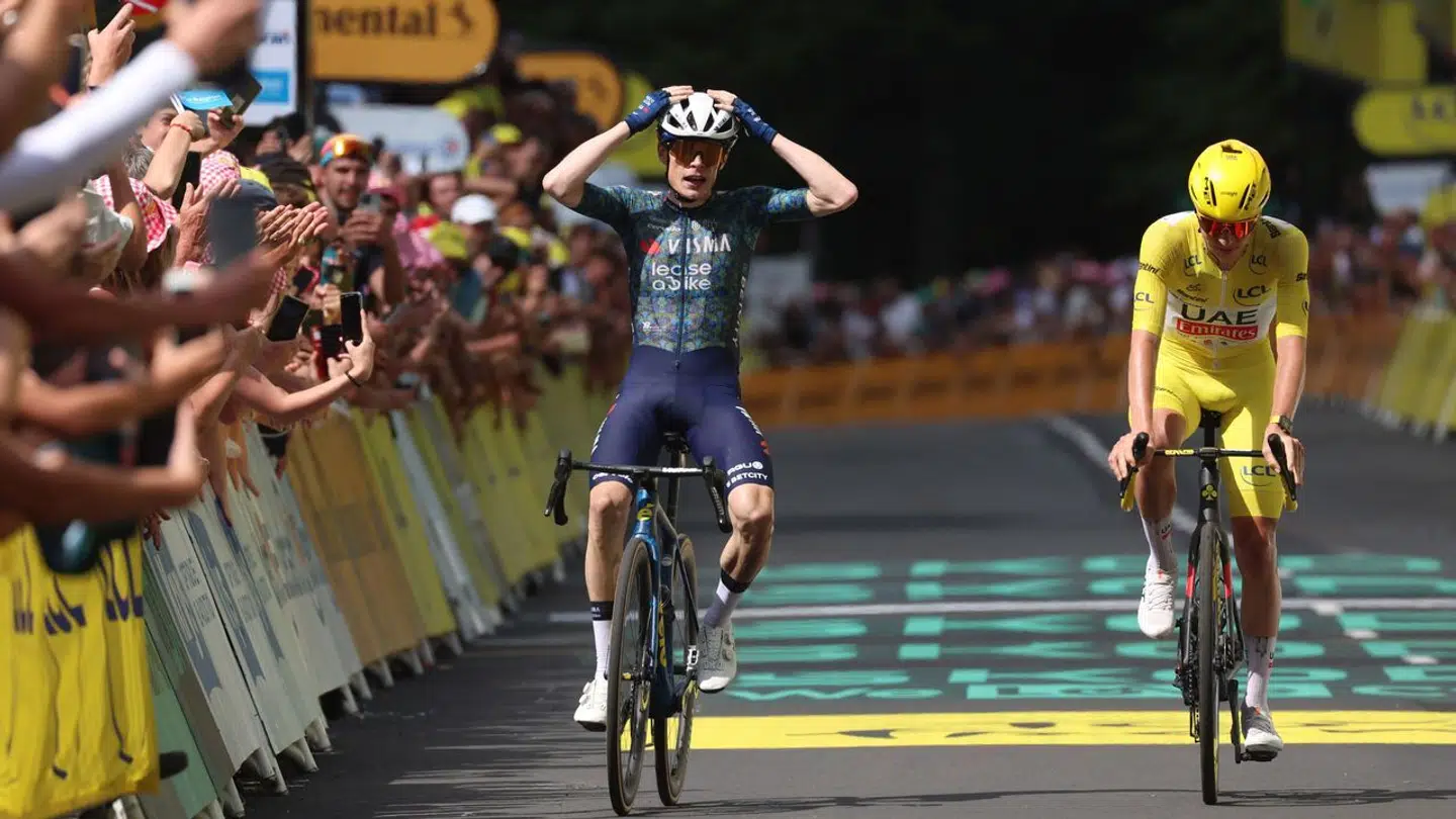 Jonas Vingegaard kunne ikke tro det, da han snuppede etapesejren i Le Lioran for næsen af Tadej Pogacar.