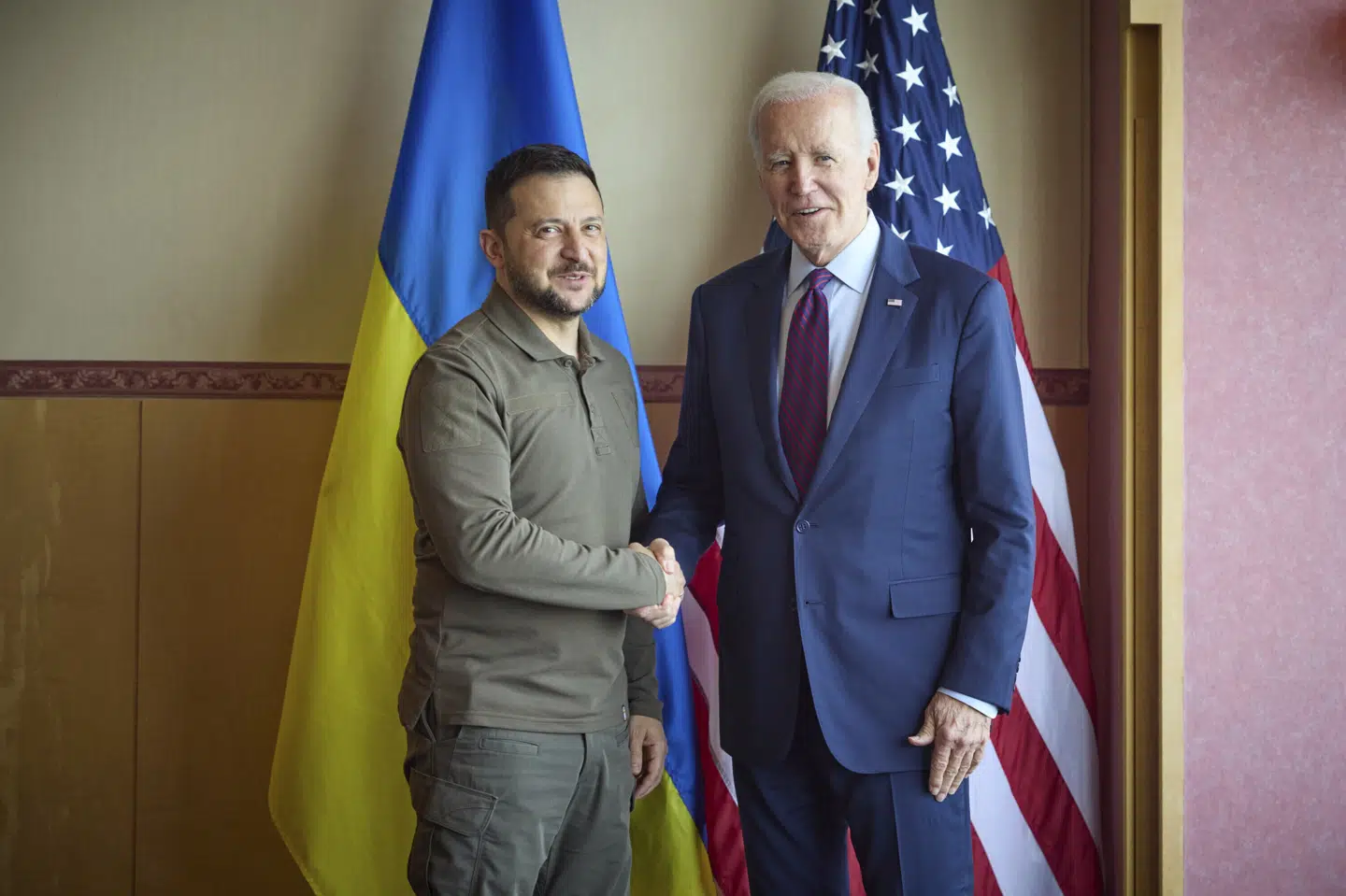 Det er ikke første gang, at den ukrainske præsident, Volodymyr Zelenskyj, og USA's præsident, Joe Biden, mødes, når Zelenskyj rejser mod Washington i næste uge. Her ses de ved G7-mødet i Japan sidste år. (Arkivfoto).