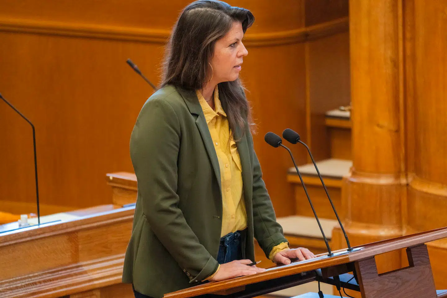 Et væsentligt problem i trepartsaftalen er, at mange landmænd ikke frivilligt vil sælge jord for at beskytte vores grundvand, skriver Brian Bang, der roser Alternativet for at smække med døren til aftalen. Her Franciska Rosenkilde.