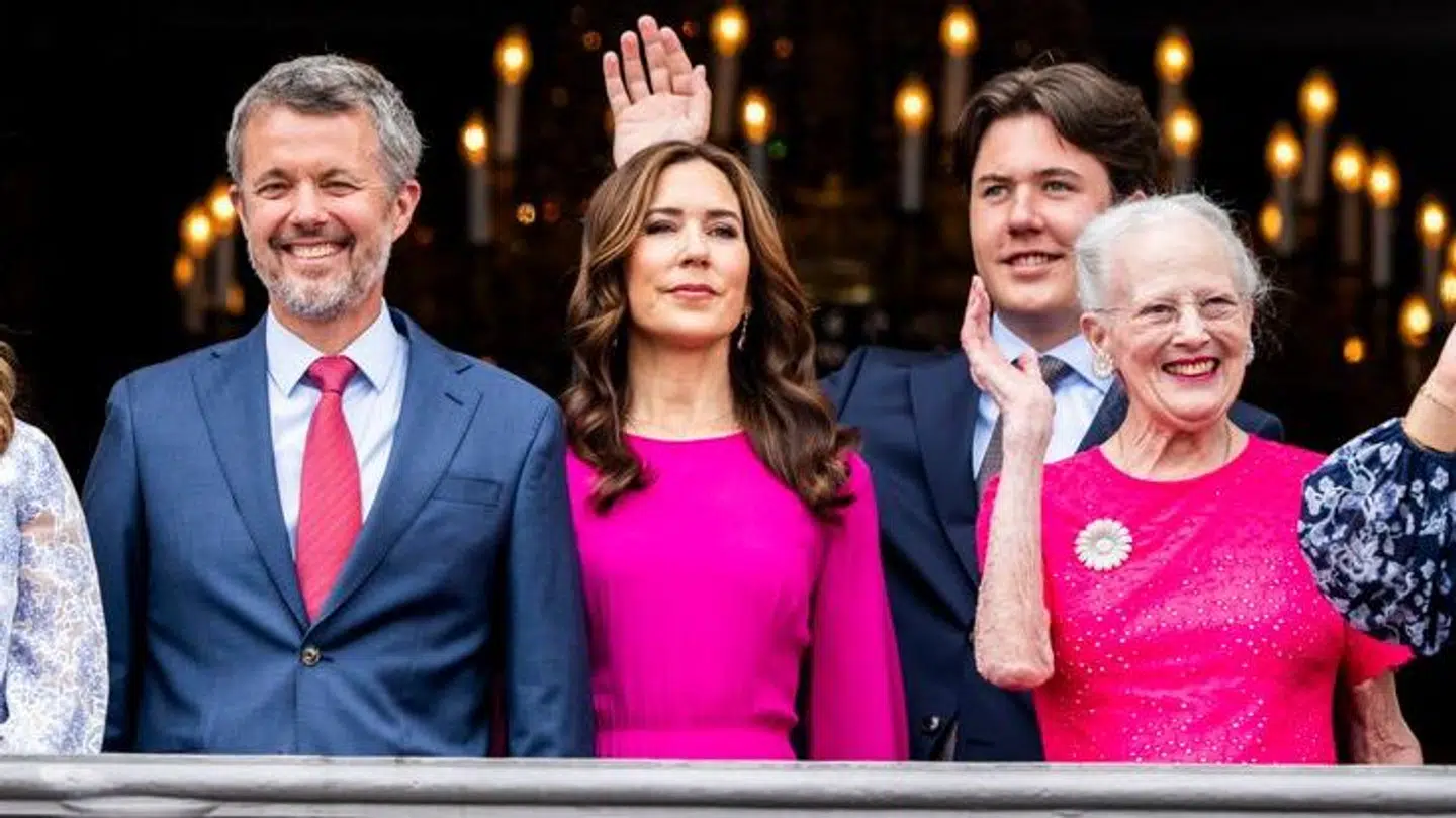 Dronning Margrethe var med på balkonen i maj, da kong Frederik havde fødselsdag.