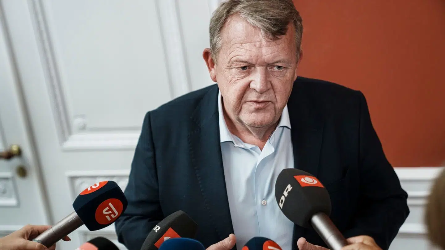 En række medarbejderne i Moderaterne er stærkt utilfredse med, at Lars Løkke Rasmussen ifølge dem de seneste uger flere har brudt en aftale om ikke at udtale sig om sagen.