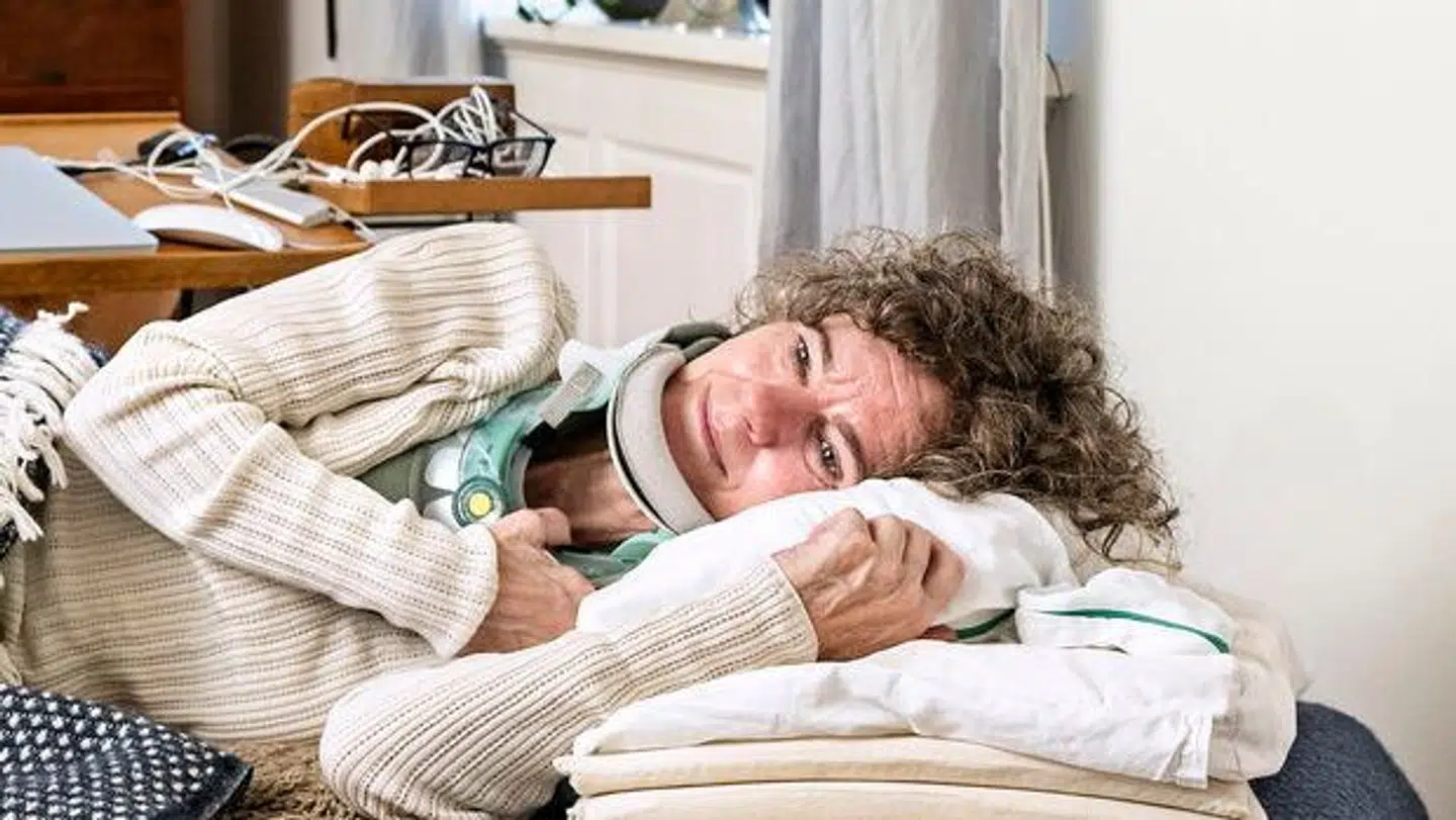 Jane Heltborg vågnede en morgen og vred sig i smerte. I dag har hun været sengeliggende i 15 år på grund af flere sjældne sygdomme.