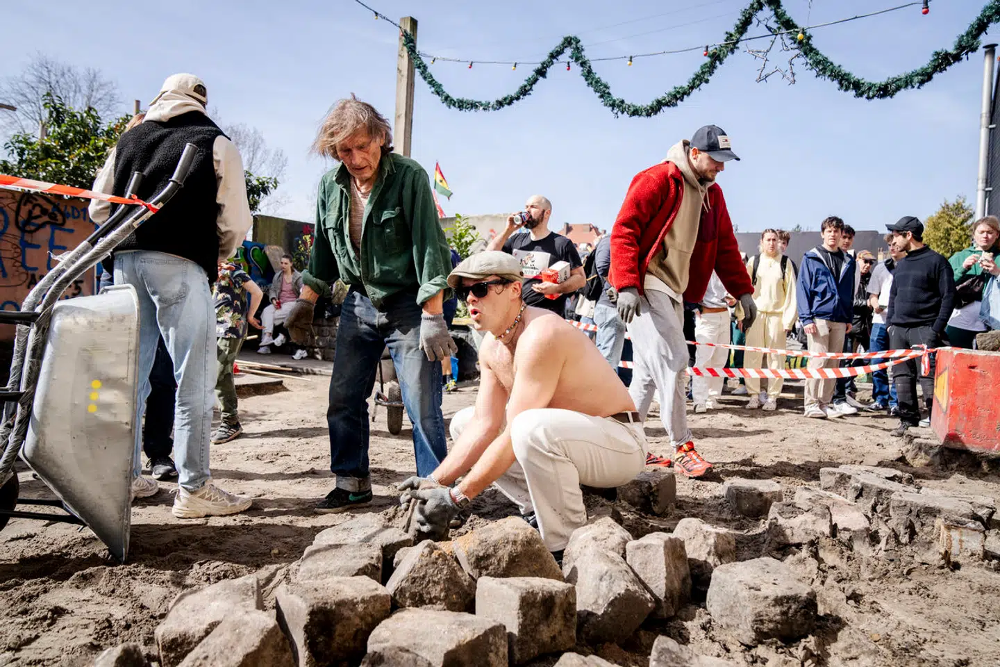 »Vi ved godt, at det mest effektfulde ville være at få legaliseret cannabis på en måde, hvor vi har kontrol med det. Men vi nægter at sidde på vores hænder, derfor lukkede vi Pusher Street sammen med christianitterne.«