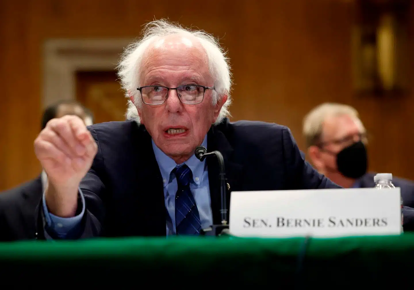 I sidste uge varmede Bernie Sanders op til høring med Lars Fruergaard på en pressekonference. Sanders beskyldte Novo Nordisk for at »klæde de amerikanske forbrugere af« ved at opkræve en høj pris for sin vægttabsmedicin. Anklagen er ikke ny, og Novo Nordisk afviser kritikken.