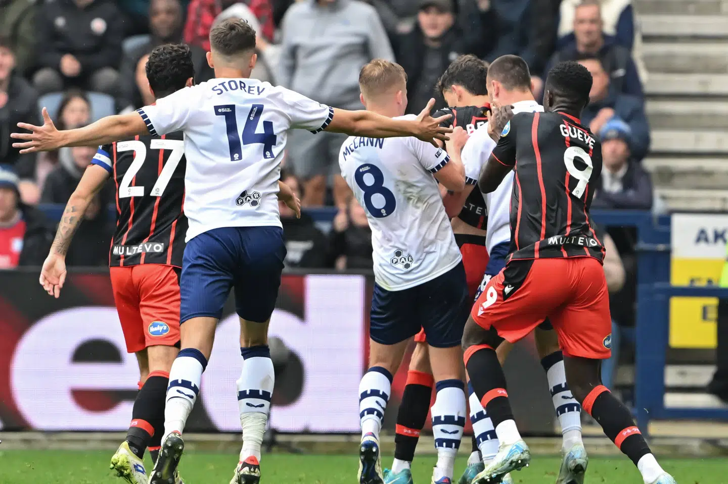 Blackburns Owen Beck blev vist ud for et spark på en Preston-spiller, og efterfølgende opstod der tumult, hvor Blackburn-stopperen skulle være blevet bidt.