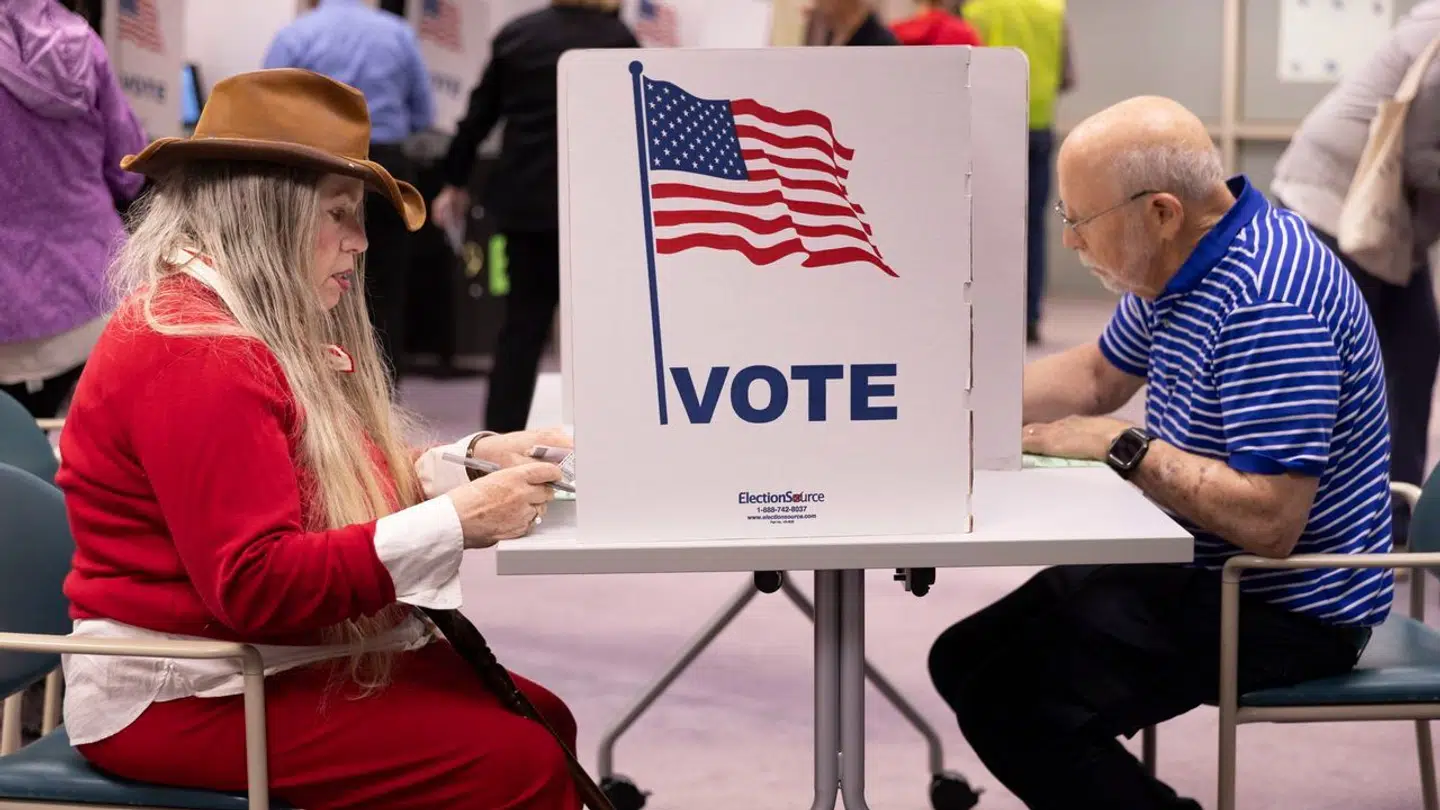 Amerikanerne stemmer 5. november, og det ser ud til at blive meget tæt løb mellem de to.