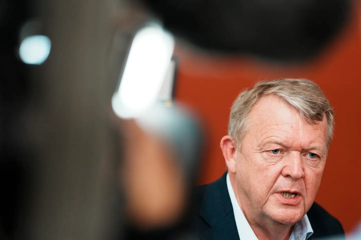 Moderaternes formand, Lars Løkke Rasmussen, satte sig fra første dag i spidsen for håndteringen af personalesagerne i partiet. Dermed blev han selv skydeskive for kritik.