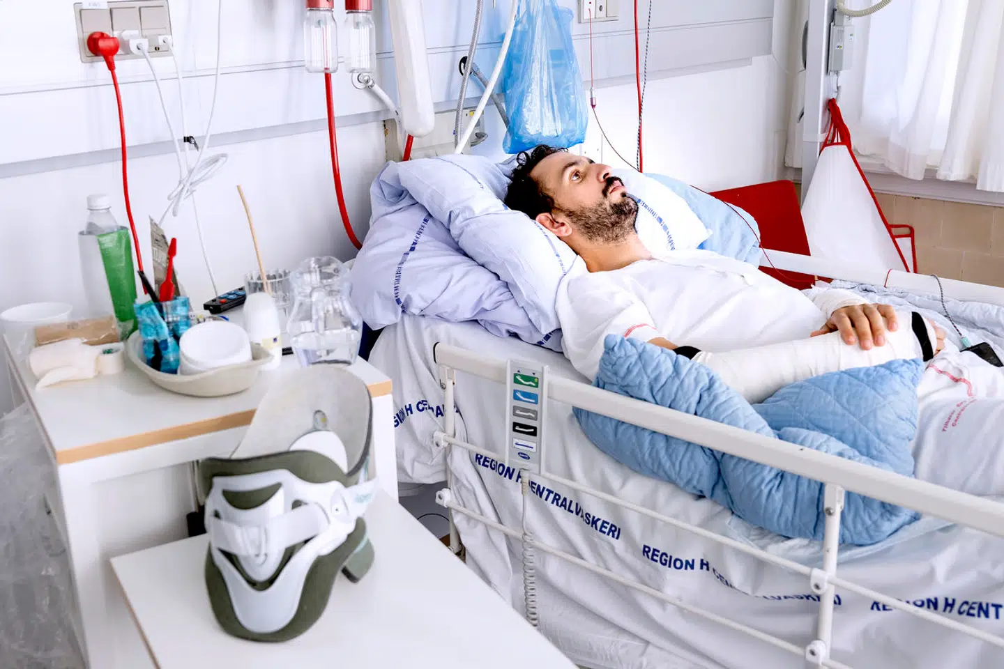 Carl Magnus Lotz Rosenberg ligger på Bispebjerg Hospital efter en ulykke, hvor en elcyklist kørte ind i feltet til et cykelløb i Hvidovre tidligere i september.