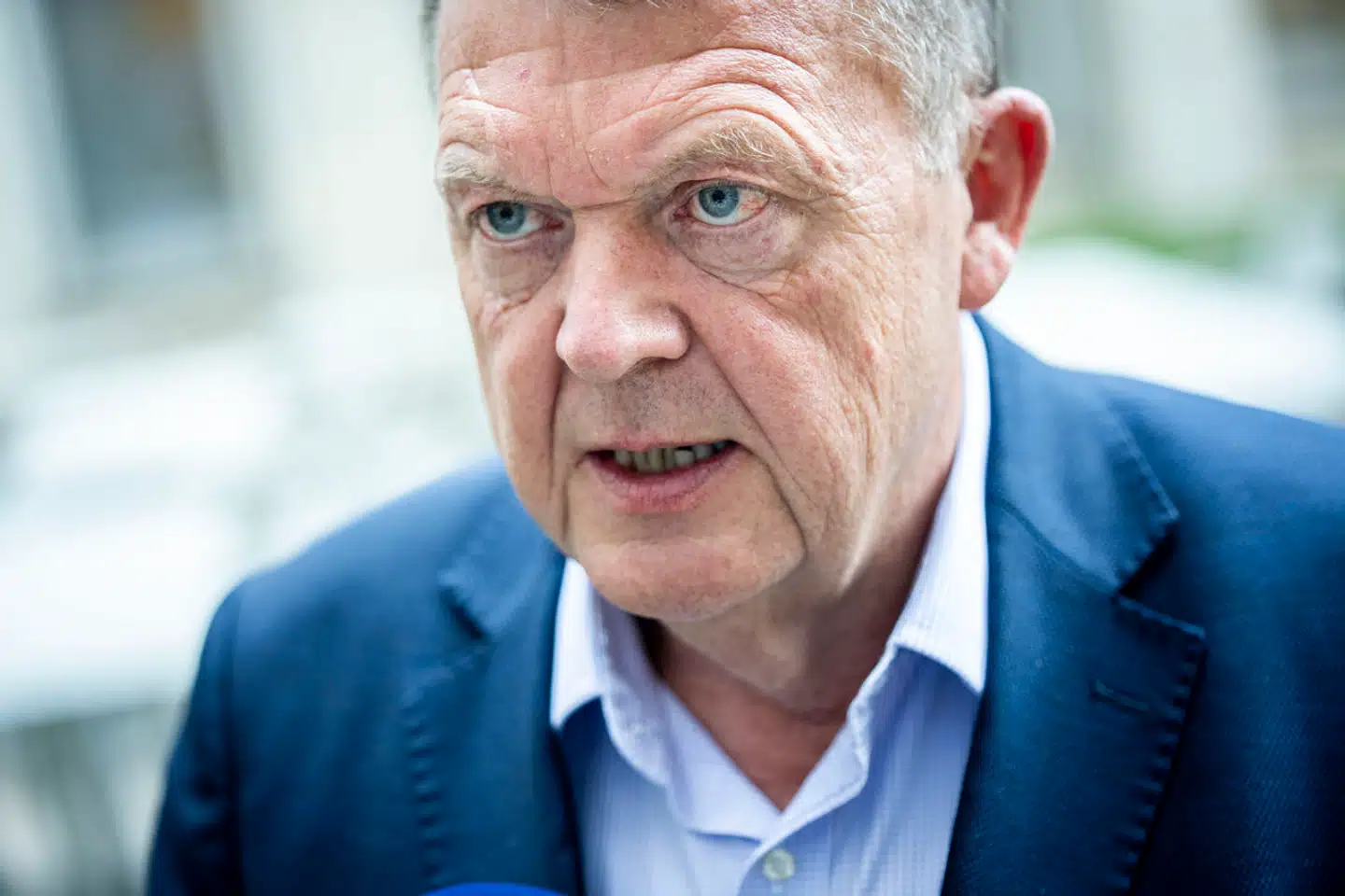 Lars Løkke Rasmussen, partiformand og udenrigsminister, har håndteret forløbet om det dårlige arbejdsmiljø på brutal vis, lyder dommen fra ekspert.