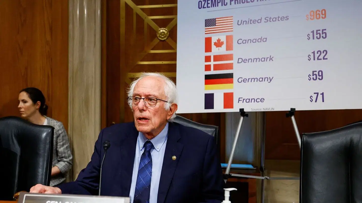 Tirsdag deltager Novos topchef ved en høring i USA, hvor han skal forklare selskabets priser i landet. På billedet Bernie Sanders.