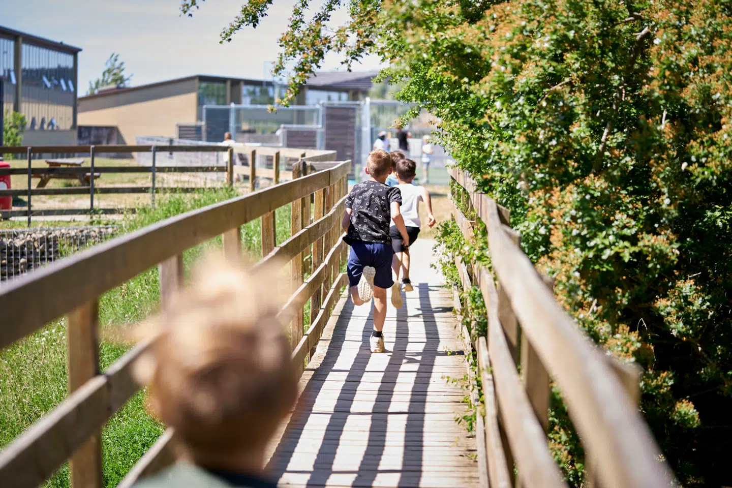 »Vi ved, at trivsel er en vigtig forudsætning for læring, og alligevel oplever vi, at kravene til den faglige undervisning ofte er det mest afgørende parameter for, at vi lever op til kommunernes forventninger.«
